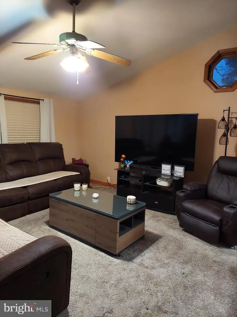 2009 Laurel Glen Dr, Harrisburg, PA 17110 - Image #2