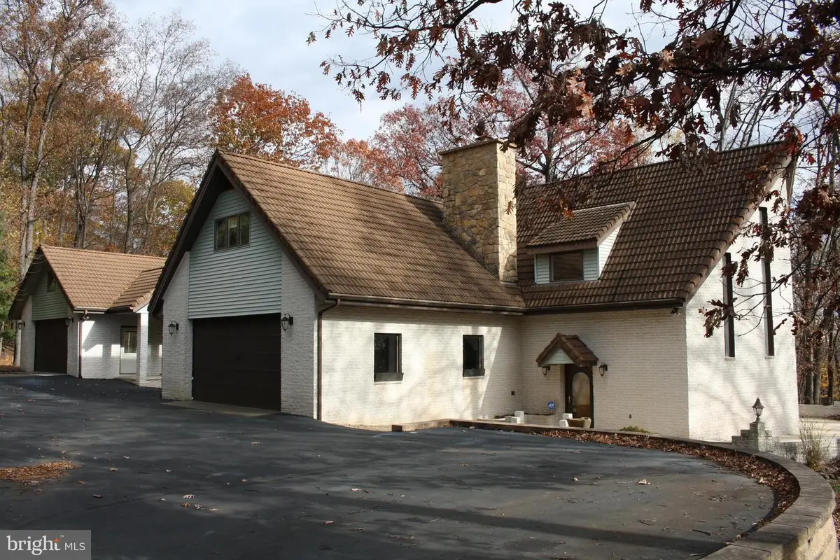 2241 Earl View Dr, Harrisburg, PA 17112 - Image #1