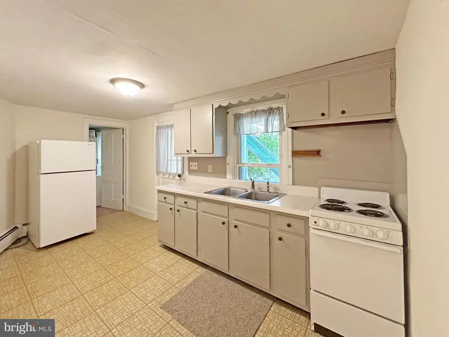 19 W High St, Hummelstown, PA 17036 - Image #2