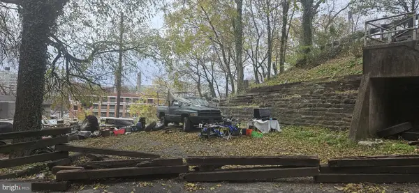 1140 Jonestown Rd, HARRISBURG, PA 17103