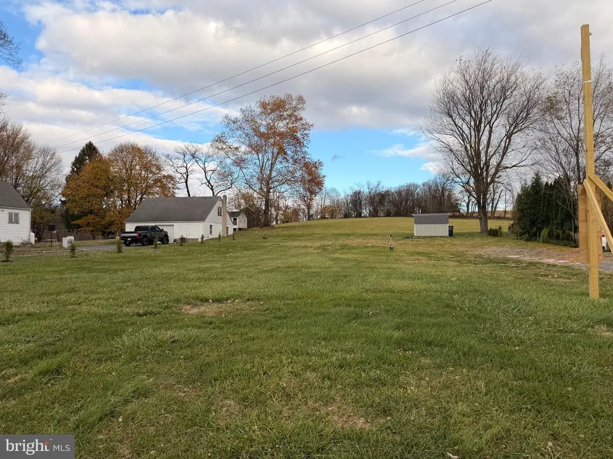 2701 Waltonville Rd, Hummelstown, PA 17036 - Image #1