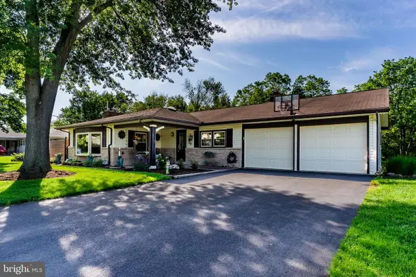 1561 Vesta Dr, HARRISBURG, PA 17112