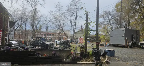 1138 Jonestown Rd, HARRISBURG, PA 17103