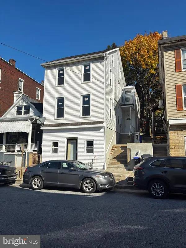 41 S 2nd St, STEELTON, PA 17113