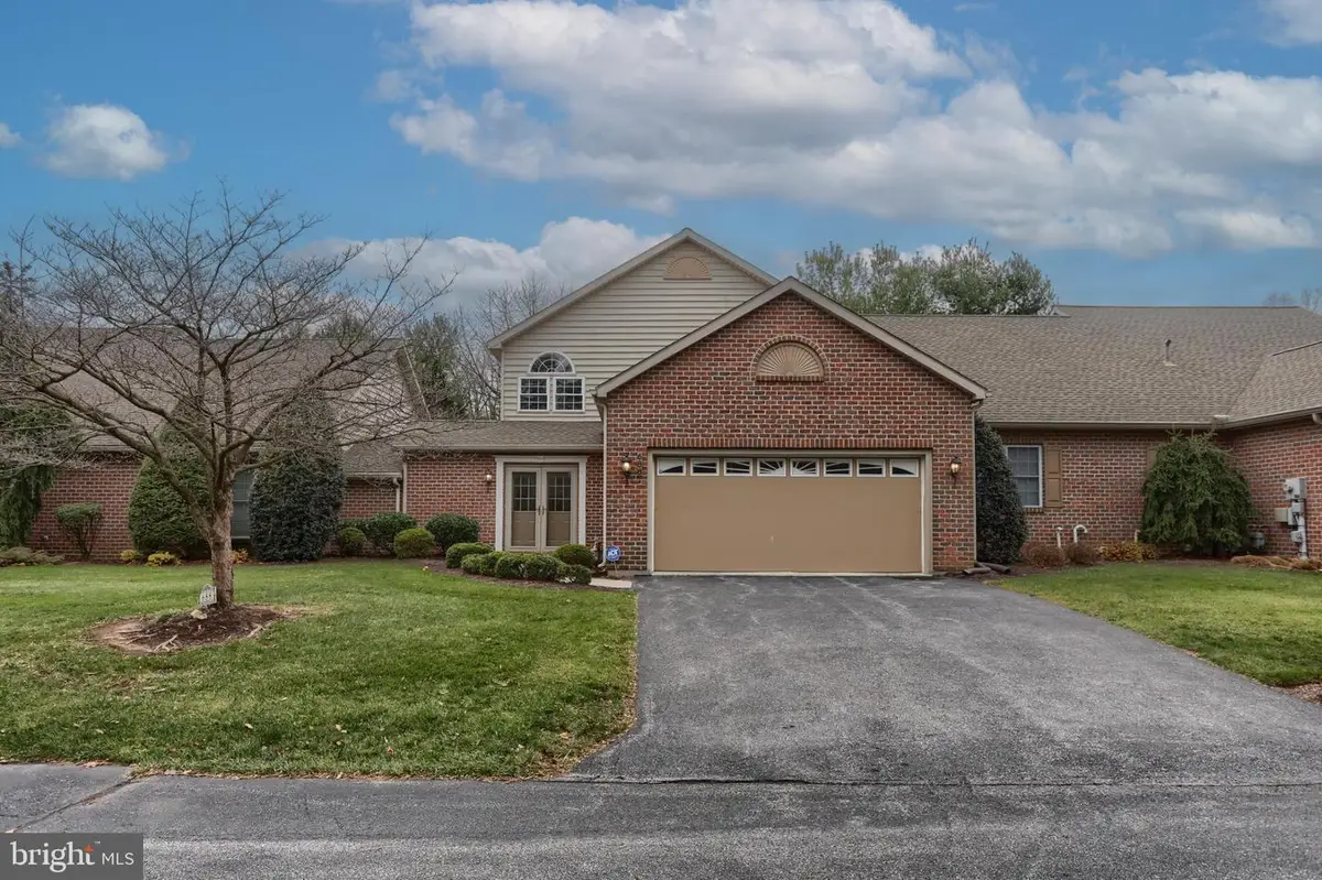 688 Heiden Dr, Hummelstown, PA 17036 - Image #1