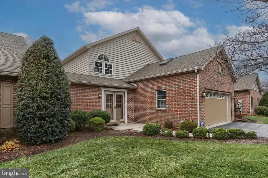 688 Heiden Dr, Hummelstown, PA 17036 - Image #2