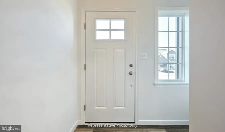 7852 Oak Brook Dr, Harrisburg, PA 17112 - Image #2