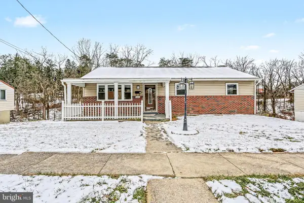 3827 Over Dr, HARRISBURG, PA 17109