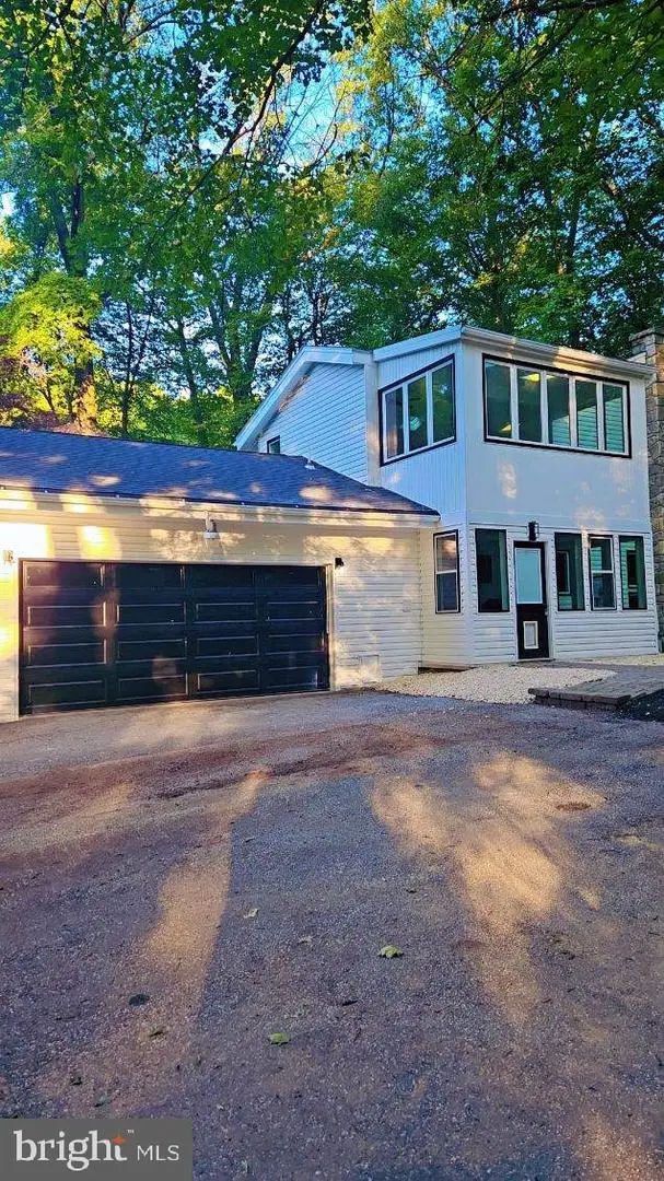 555 Hilltop Rd, Hummelstown, PA 17036 - Image #2