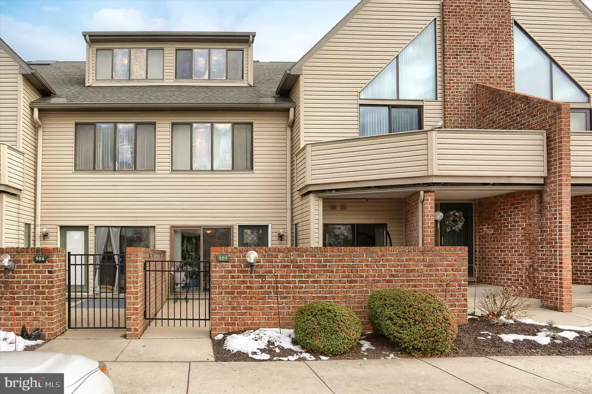 905 Cherrington Dr, Harrisburg, PA 17110 - Image #1