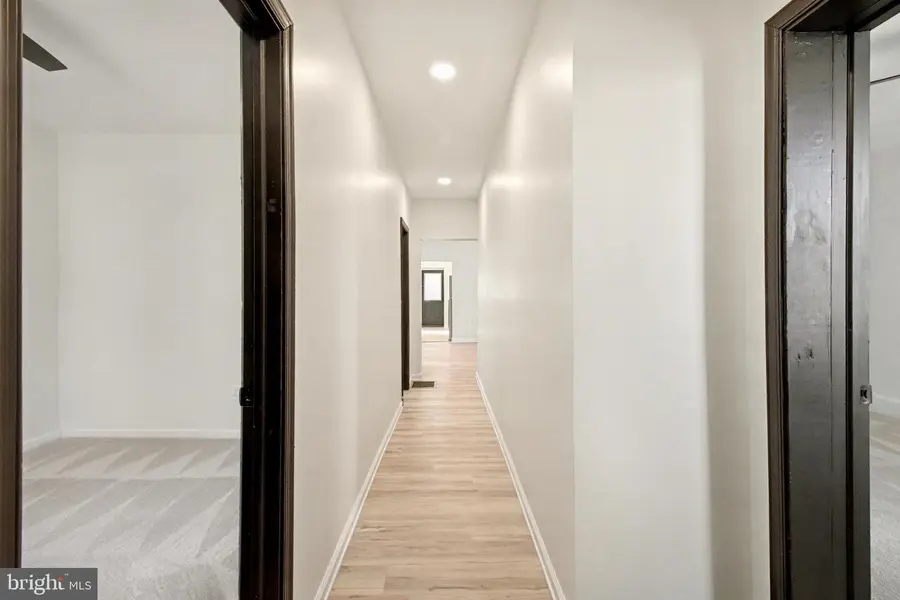 118 S Railroad St, Hummelstown, PA 17036 - Image #2