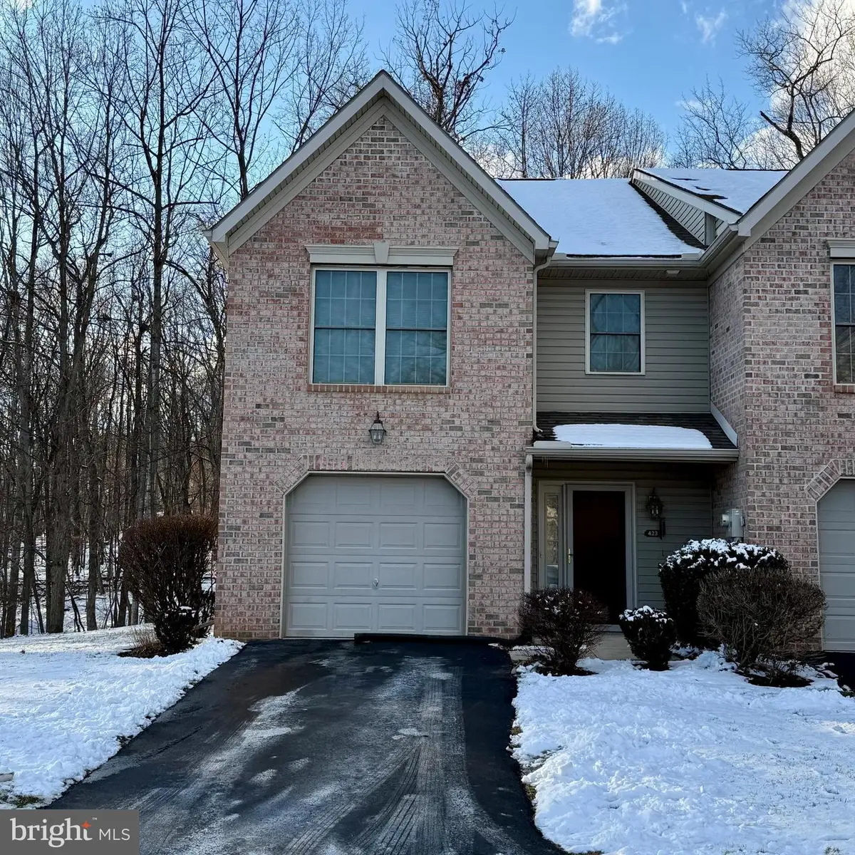 423 Park View Dr, Harrisburg, PA 17110 - Image #1