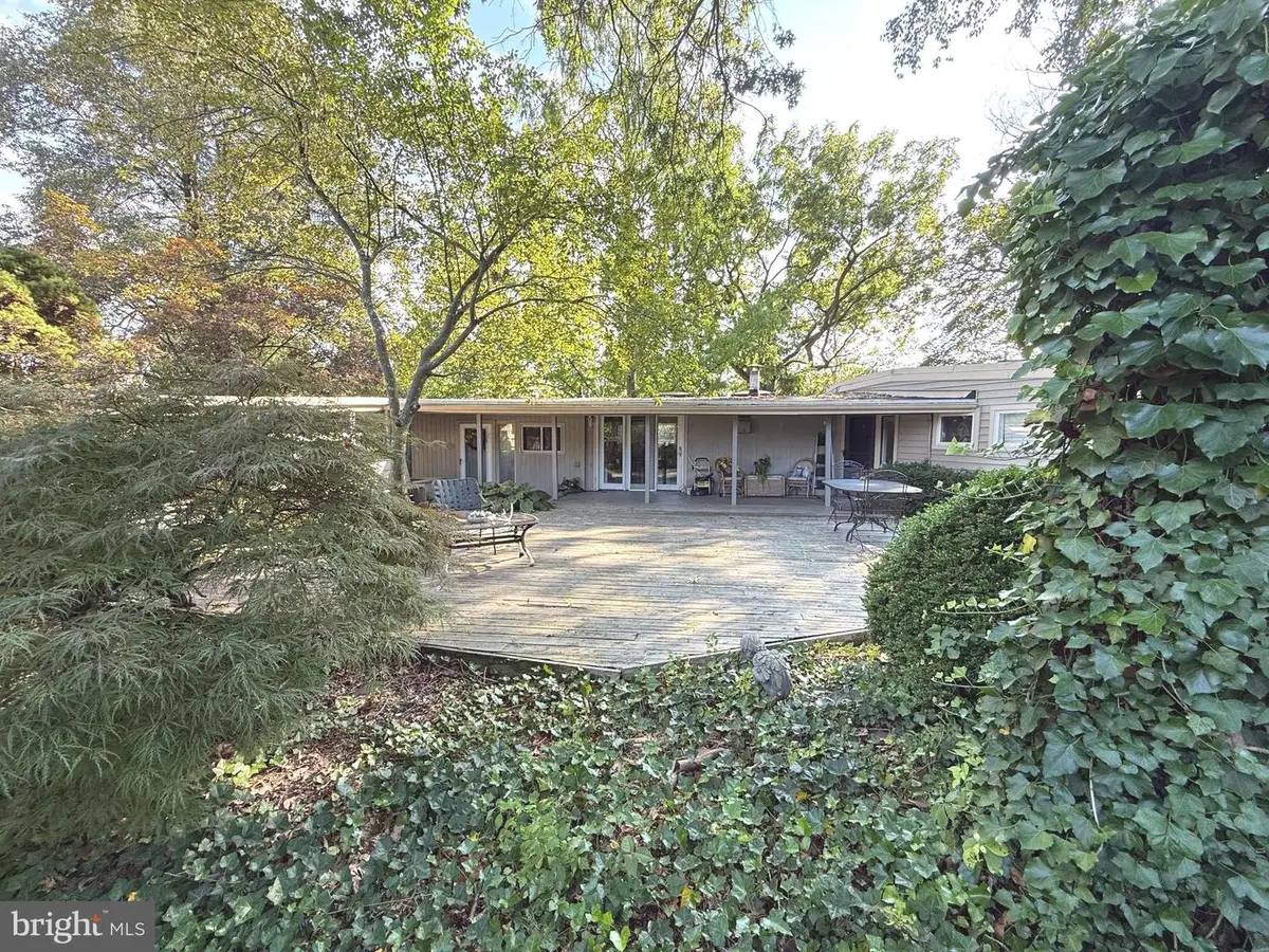 4300 Meadowcrest Rd, Harrisburg, PA 17112 - #1