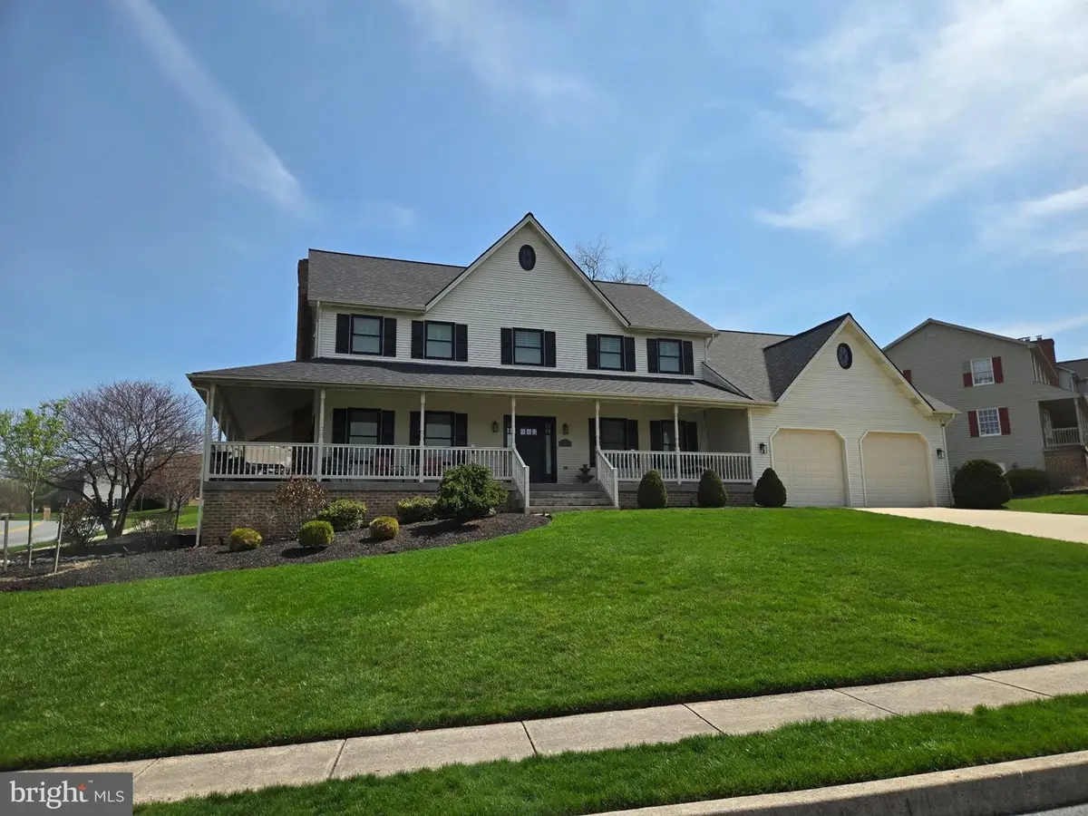5762 Nesbit Dr, Harrisburg, PA 17112 - #1
