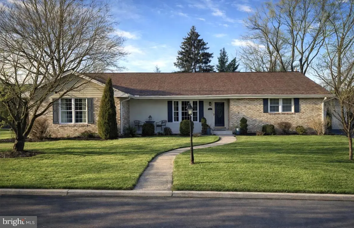 214 William Dr, Hershey, PA 17033 - #1