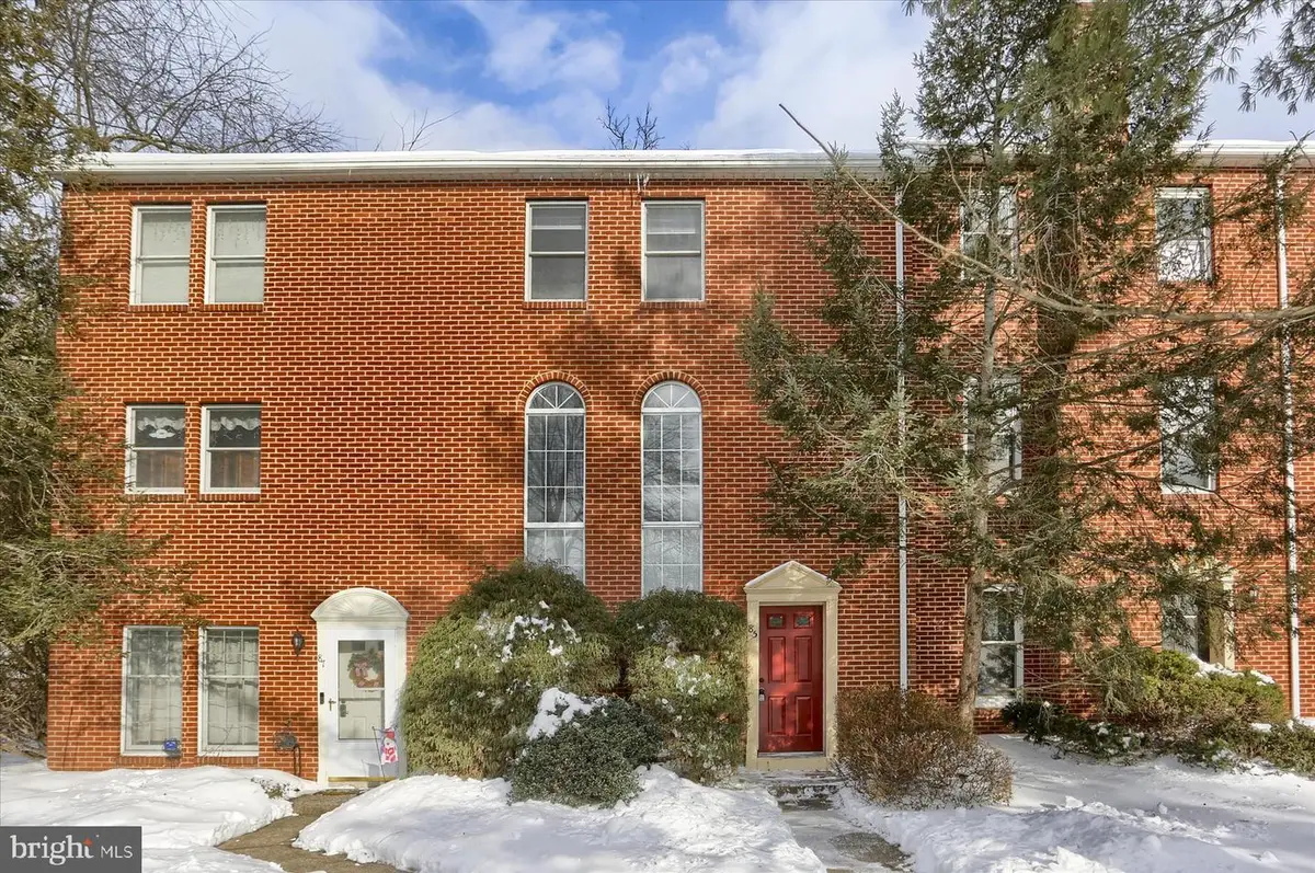 85 Fairfax Vlg, Harrisburg, PA 17112 - #1