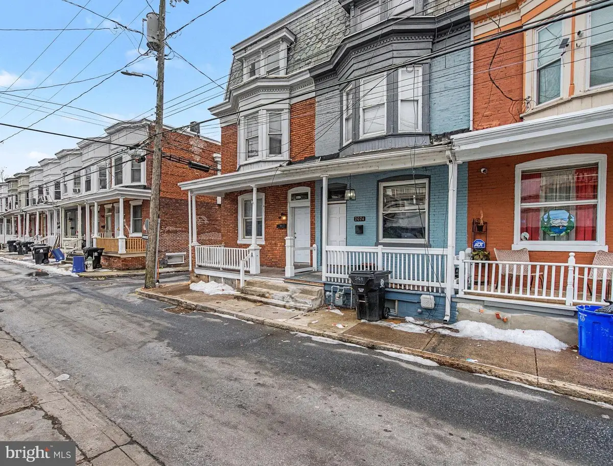 2022 Susquehanna St, Harrisburg, PA 17102 - #1