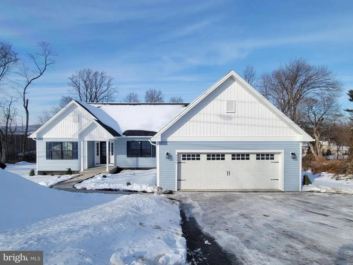 4092 Ridgeview Rd, Harrisburg, PA 17112 - #1