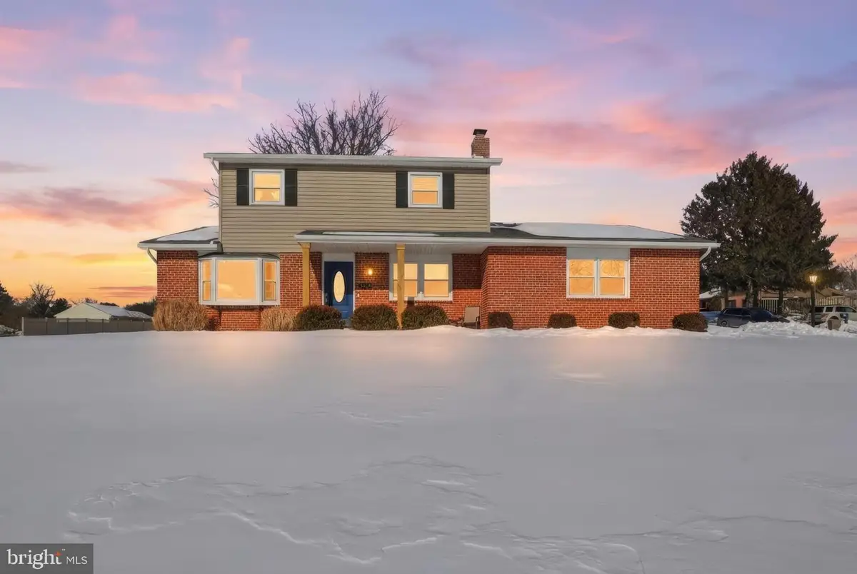 6136 Friar Rd, Harrisburg, PA 17111 - #1