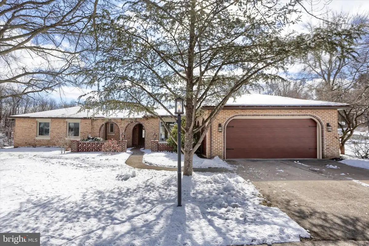 4265 Beaufort Hunt Dr, Harrisburg, PA 17110 - #1