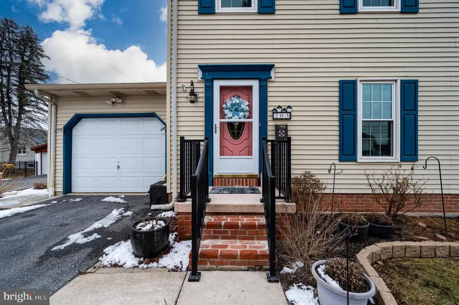 203 Hummel St, Hummelstown, PA 17036 - #3