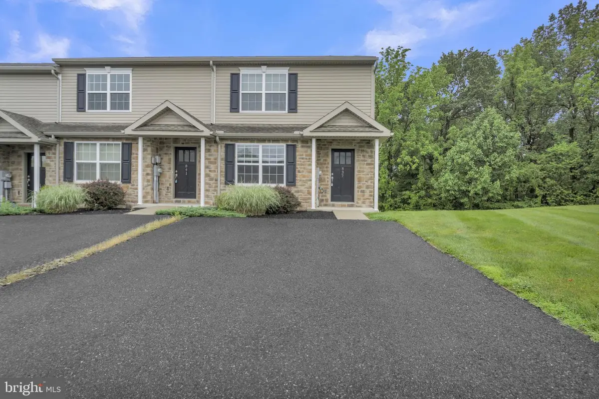 837 Gregs Dr, Harrisburg, PA 17111 - #1