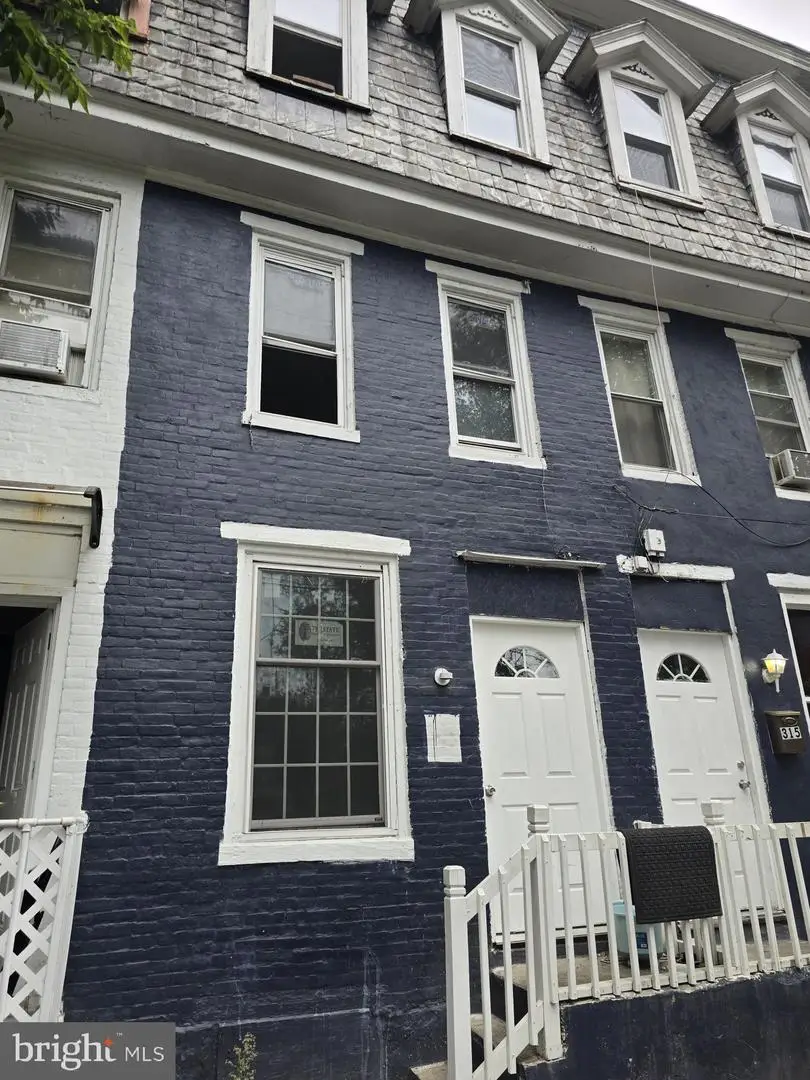 313 Evergreen St, Harrisburg, PA 17104 - #1