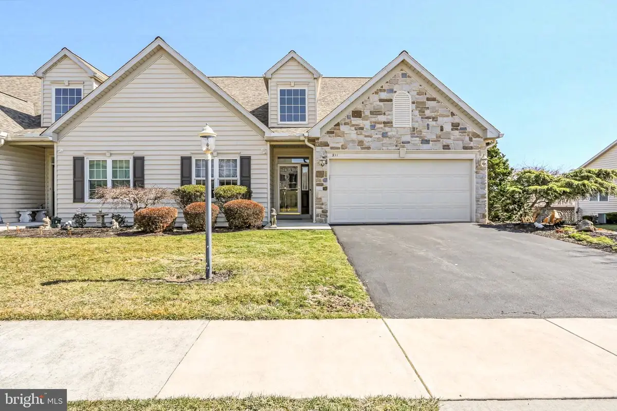 211 Brookridge Ct, Harrisburg, PA 17112 - #1