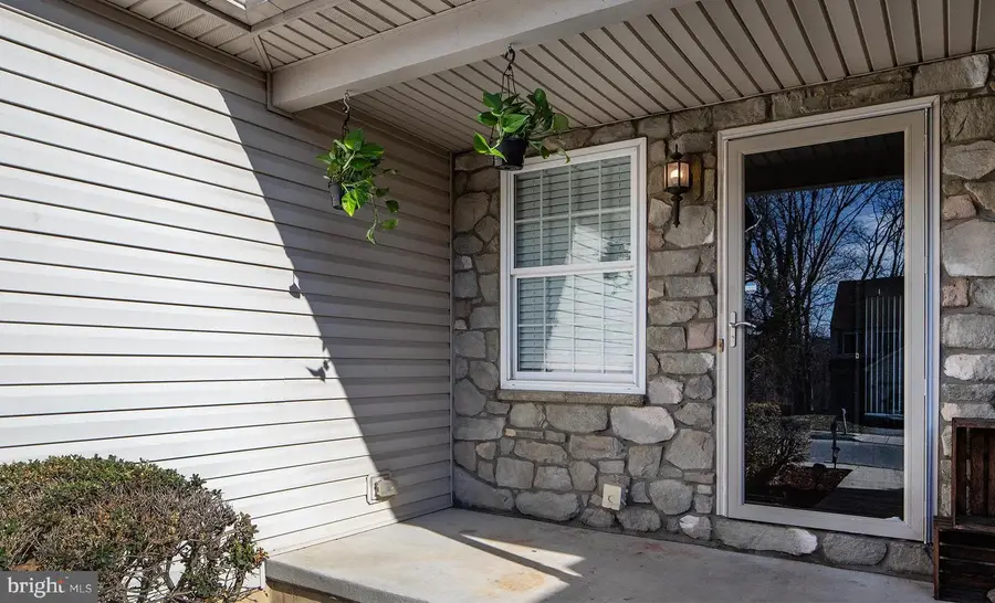 1781 Lakeside Dr, Middletown, PA 17057 - #2