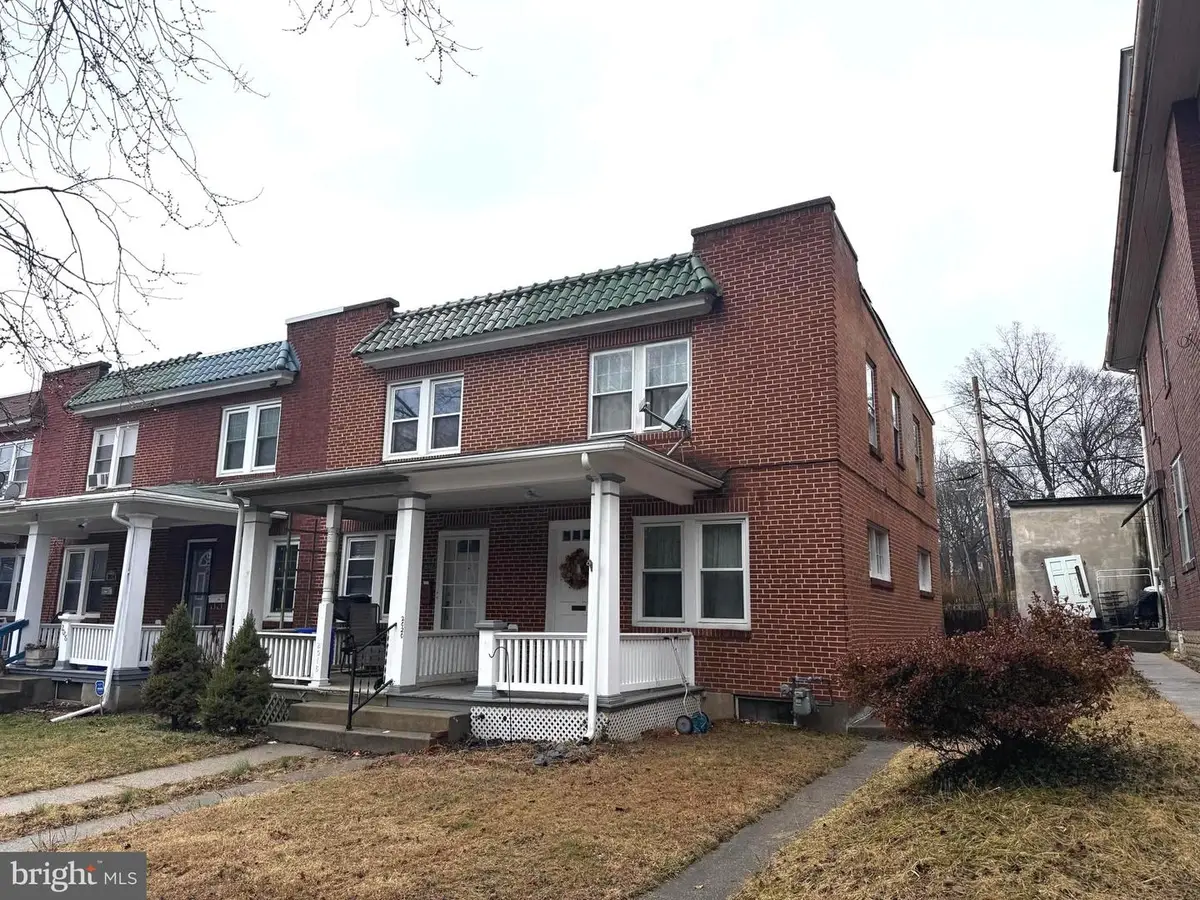 2020 Holly St, Harrisburg, PA 17104 - #1