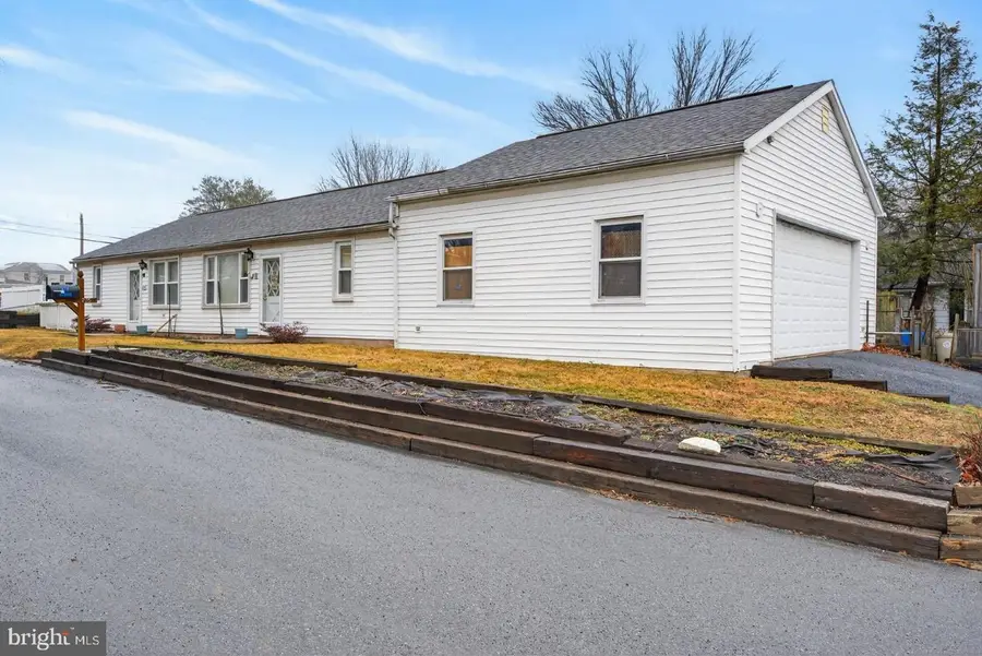 205 Peach St, Harrisburg, PA 17112 - #2