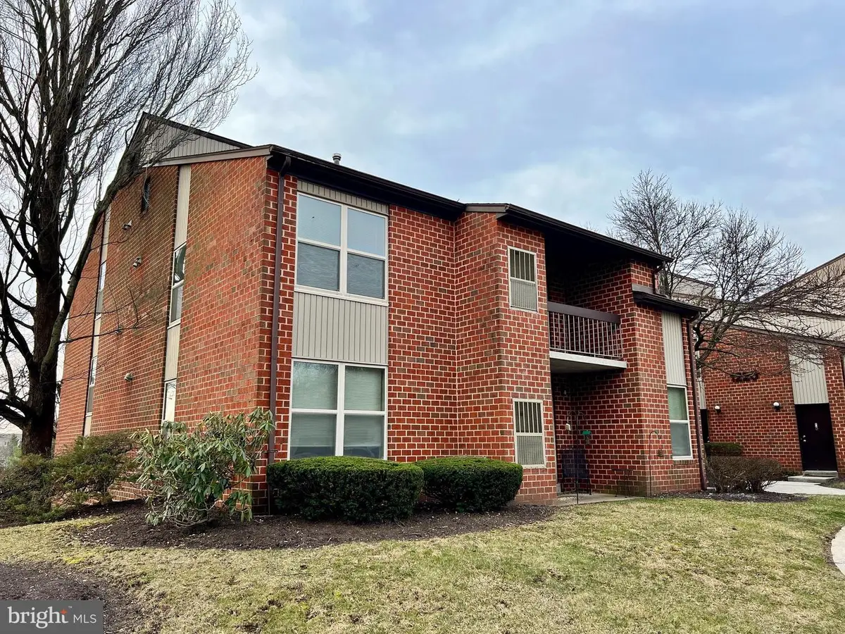 1210 E Hampton Hill Ct, Harrisburg, PA 17111 - #1