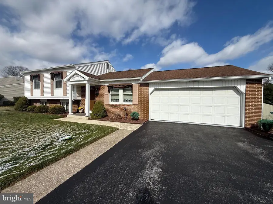 4856 Springtop Dr, Harrisburg, PA 17111 - #2