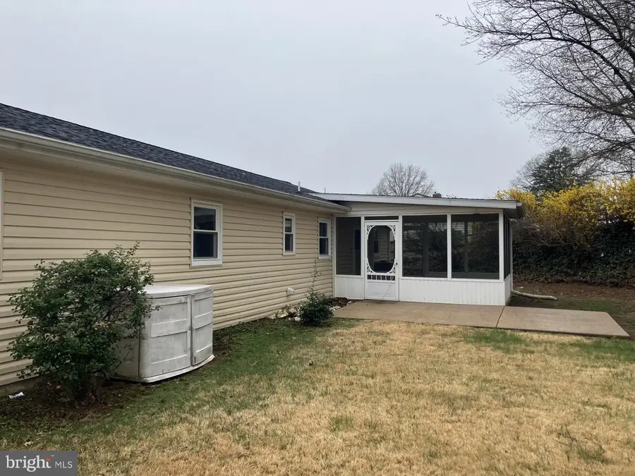 1066 Pennsylvania Ave, Harrisburg, PA 17111 - #3