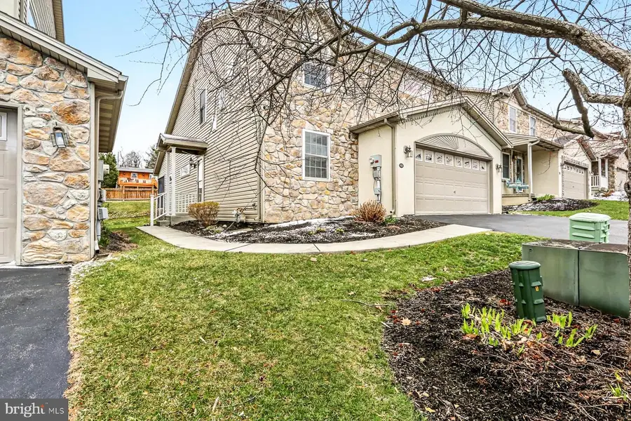 112 Holly Hills Dr, Harrisburg, PA 17110 - #2