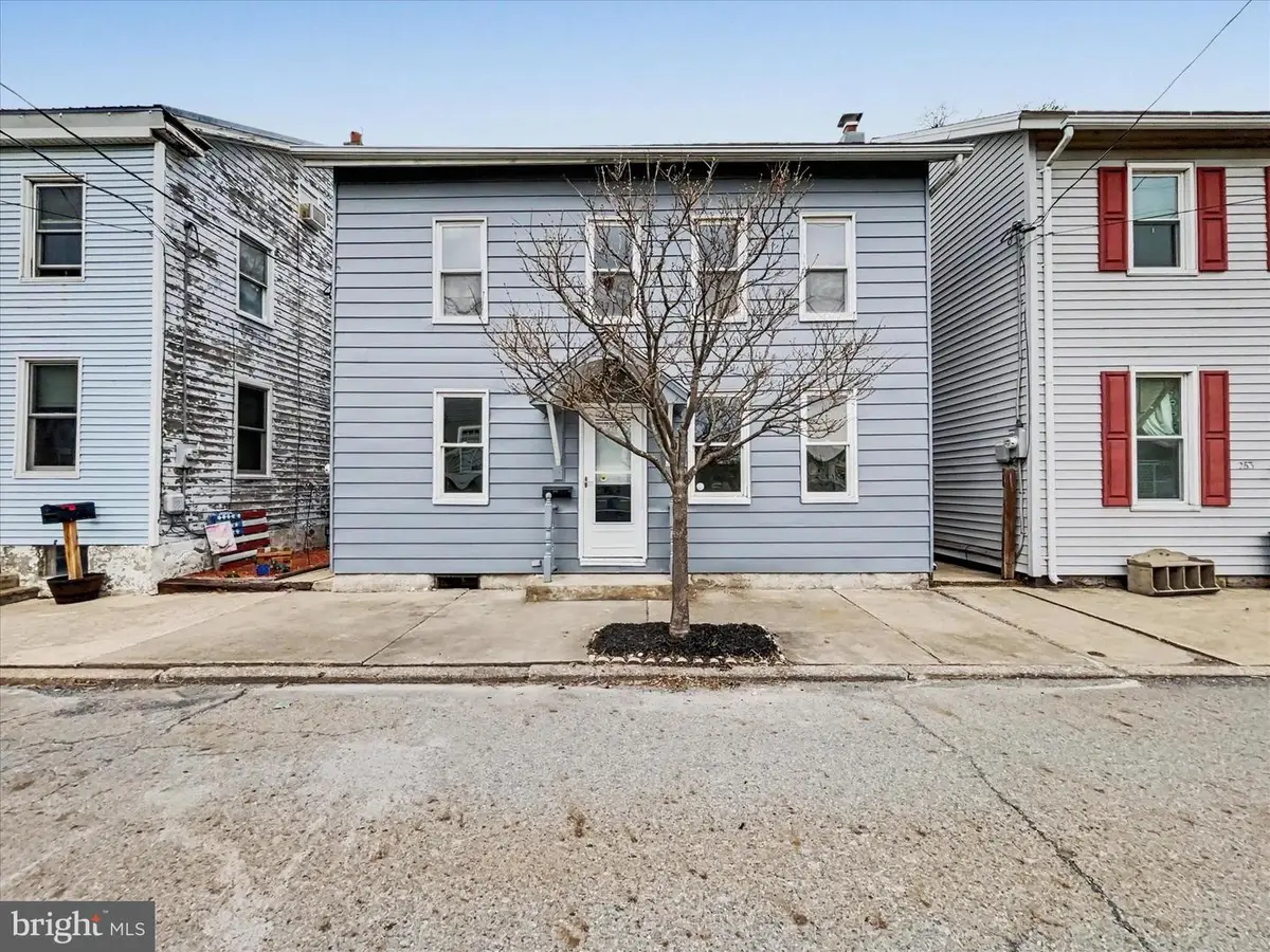 257 Moore St, Millersburg, PA 17061 - #1