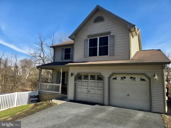 576 Kelker St, OBERLIN, PA 17113