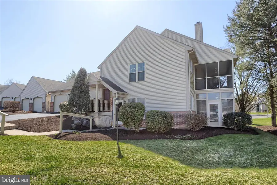 19 Sterling Ct, Hershey, PA 17033 - #2