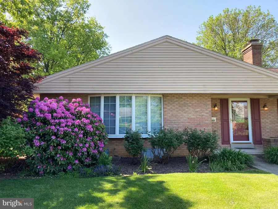 316 Cedar Ave, Hershey, PA 17033 - #2