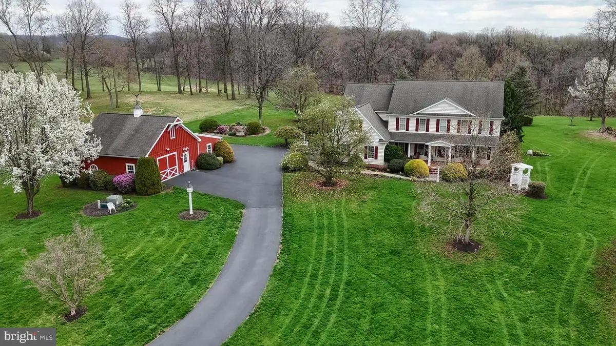 6516 Schoolhouse Rd, Hershey, PA 17033 - #1