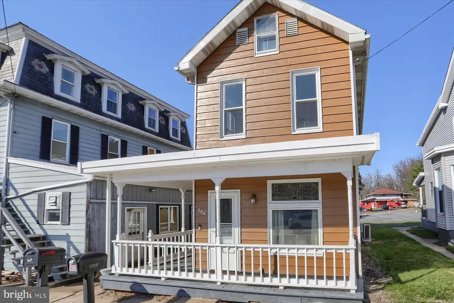 206 Armstrong St, Halifax, PA 17032 - #3
