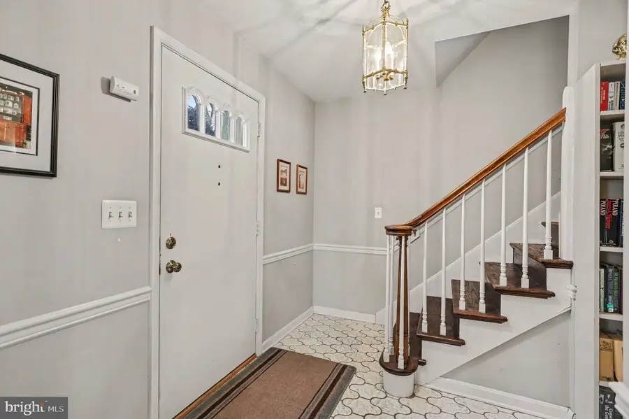 10 Dogwood Dr, Hershey, PA 17033 - #2