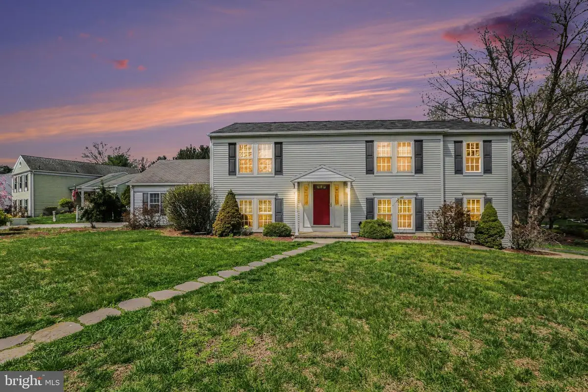 221 Lamp Post Ln, Hershey, PA 17033 - #1