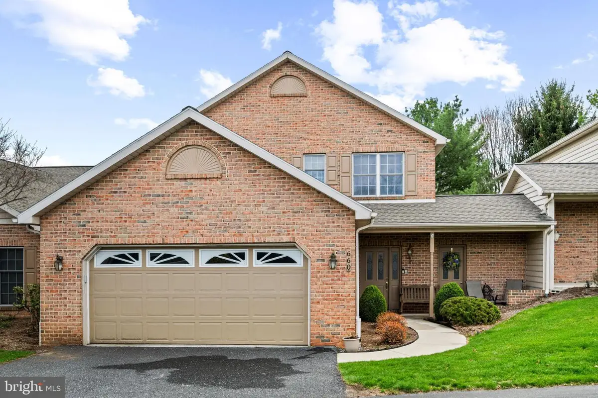 660 Heiden Dr, Hummelstown, PA 17036 - #1