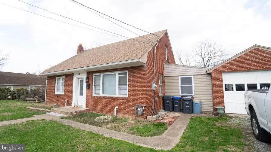 375 S 7th St, Harrisburg, PA 17113 - #3