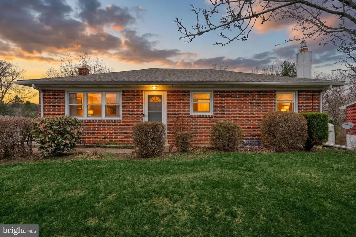 6336 Blue Flag Ave, Harrisburg, PA 17112 - #1