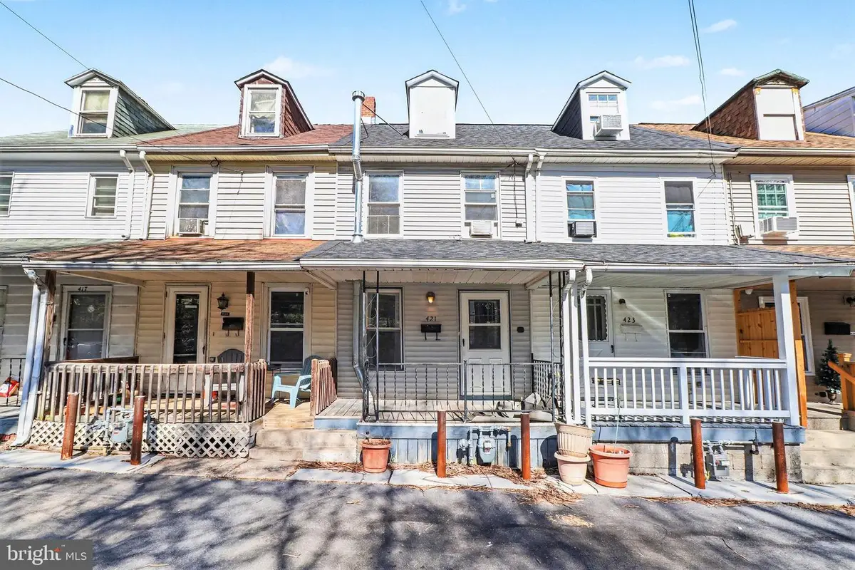 421 Catherine St, Steelton, PA 17113 - #1