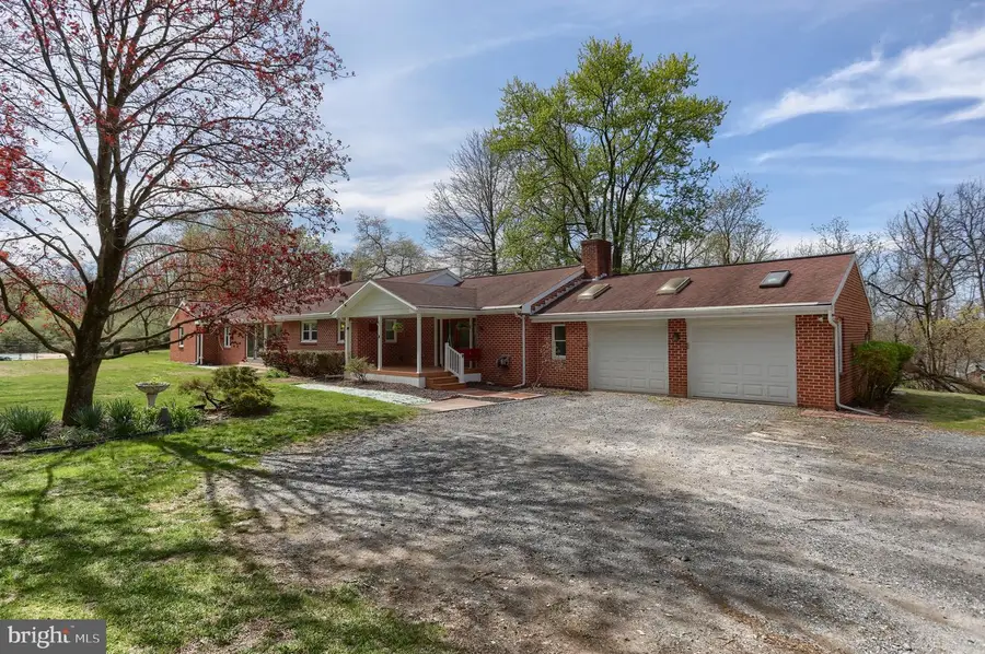 96 Schoolhouse Rd, Middletown, PA 17057 - #2