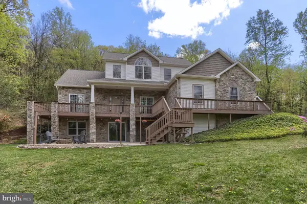 586 Blue Mountain Pkwy, HARRISBURG, PA 17112