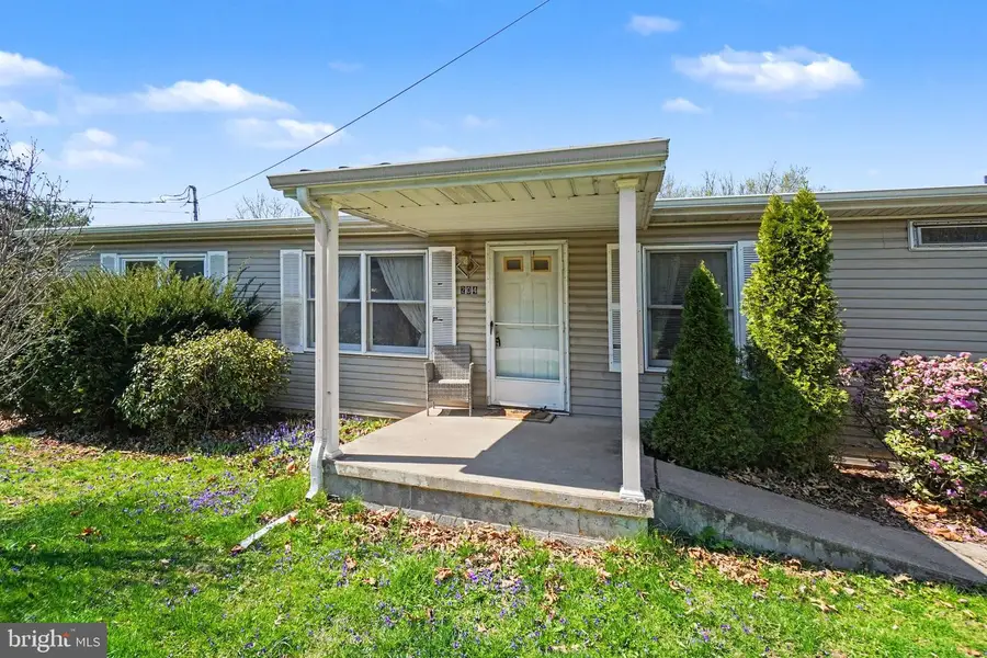 204 N 3rd St, Halifax, PA 17032 - #2